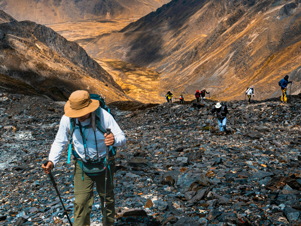 How Trapped Air Keeps You Warm in the Mountains